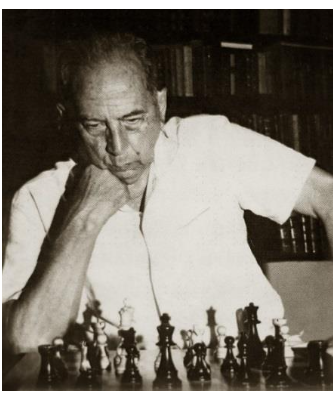 João Batista, nos anos 1970, estudando jogadas famosas 