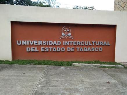 Foto 2: Entrada y logo de la Universidad Intercultural del Estado de Tabasco, en el poblado 

 

Oxolotán