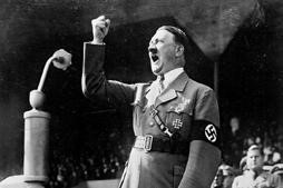 Adolf
Hitler el líder Nazi pronunciando un discurso.