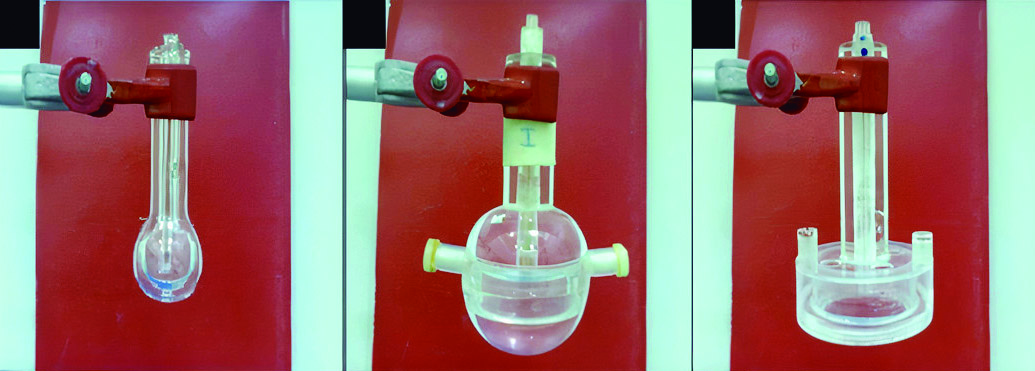 Irradiation vessels developed at the LCR