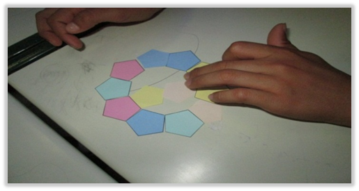 Mosaico com polígonos regulares
congruentes