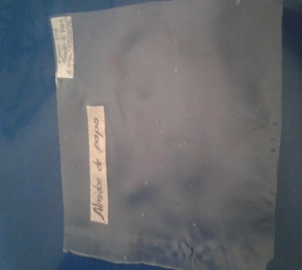 Biopelícula de almidón termoplástico de papa (Solanum tuberosum).