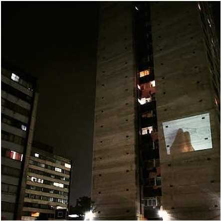 “Somos
aunque nos olviden” (Proyección en UH Tlatelolco, CDMX). Construcción-Destrucción.