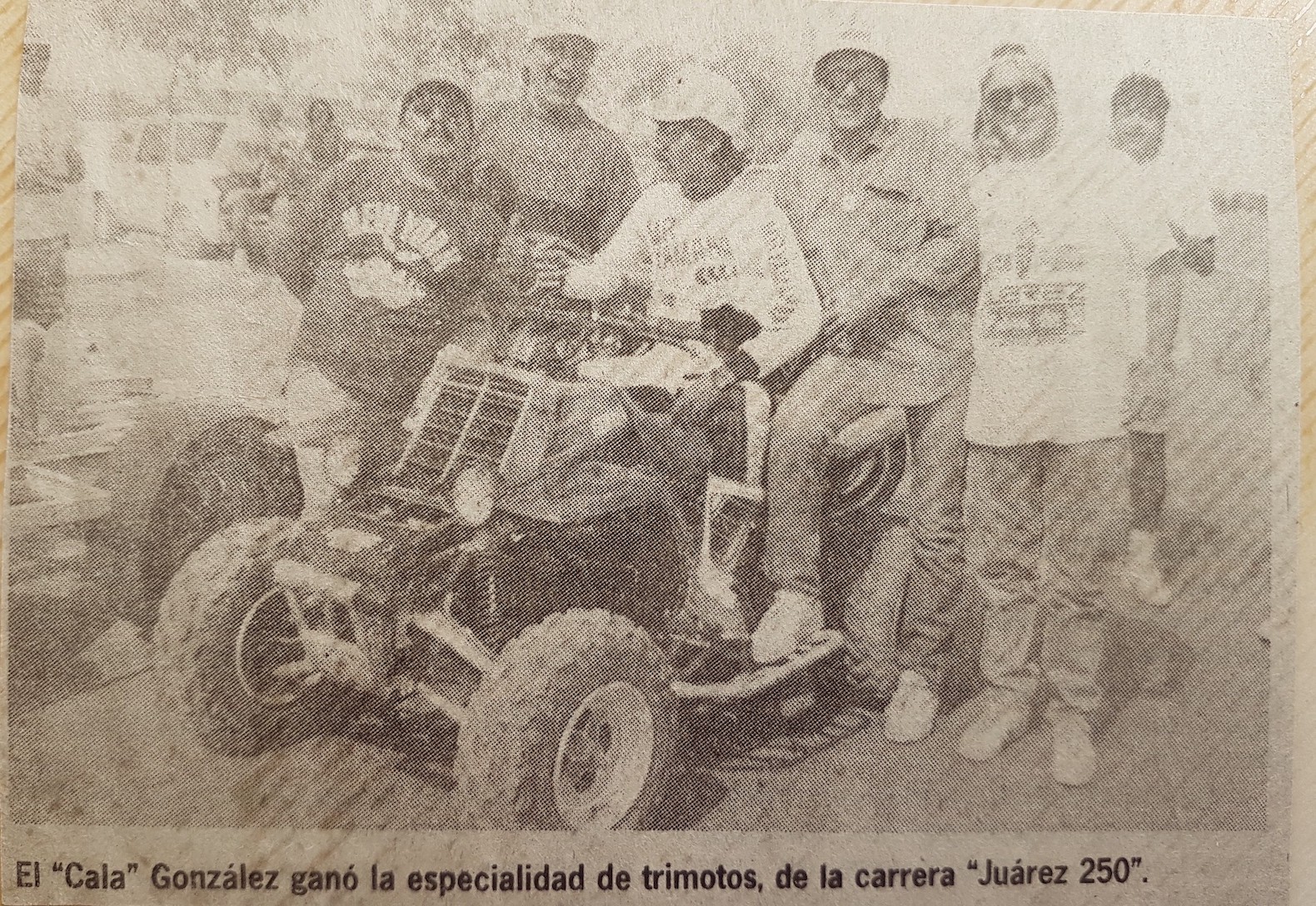 “El Cala” González ganó la especialidad en trimotos durante la carrera
Juárez 250