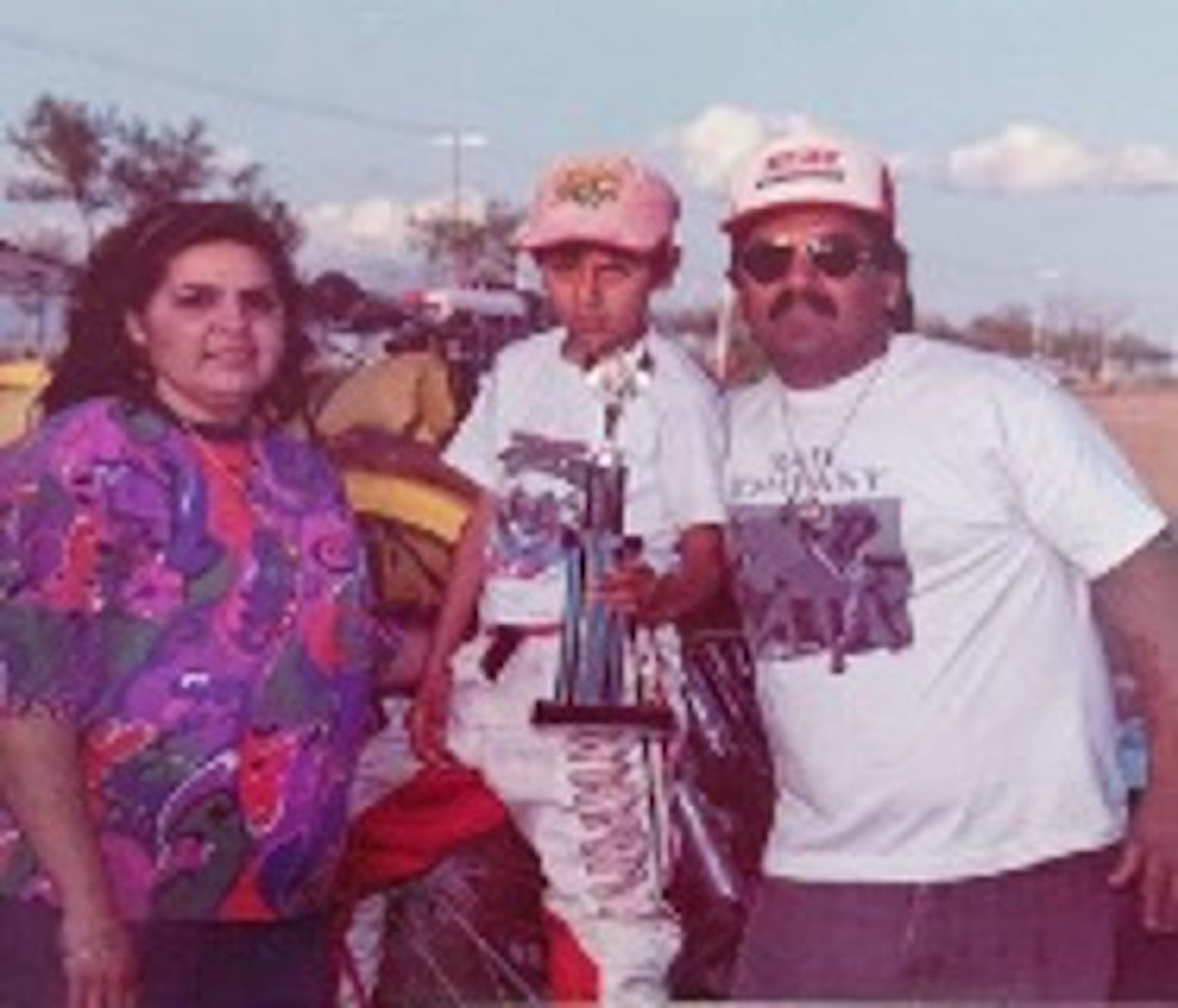 Primera carrera de “Alex” González, El Chamizal, 1993. Izquierda, Elena
Gutiérrez (†); derecha, Luis “El Perro” González