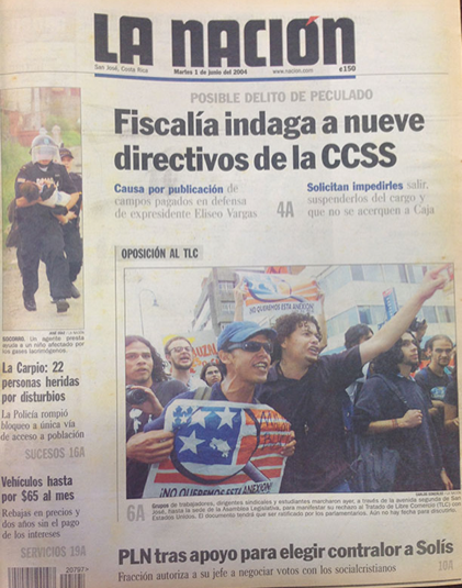 Fotografía de portada “Oposición al TLC” de la noticia “Trabajadores
marcharon contra del TLC” de Leal, D. (1 de junio de 2004). La Nación.