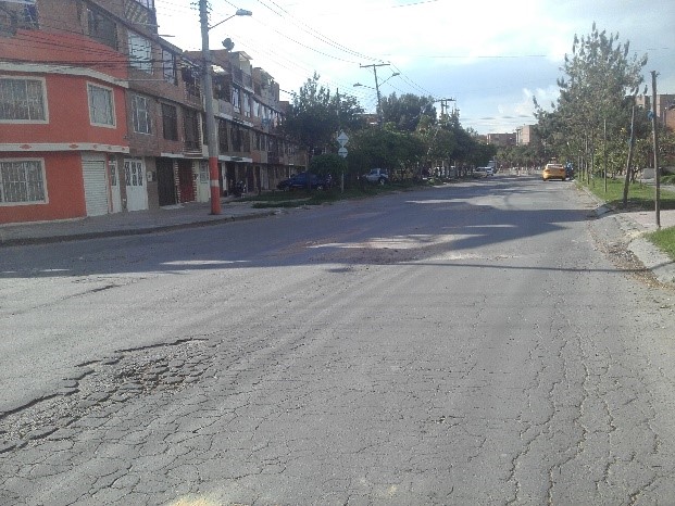 Fig. 1 Patolog&iacute;a  estructural en la v&iacute;a a rehabilitar.