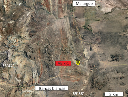 Imagen satelital
donde se indica la ubicación del pozo AB.x-1 al sur de Malargüe, provincia de
Mendoza, ámbito geológico de la Cuenca Neuquina (Argentina)