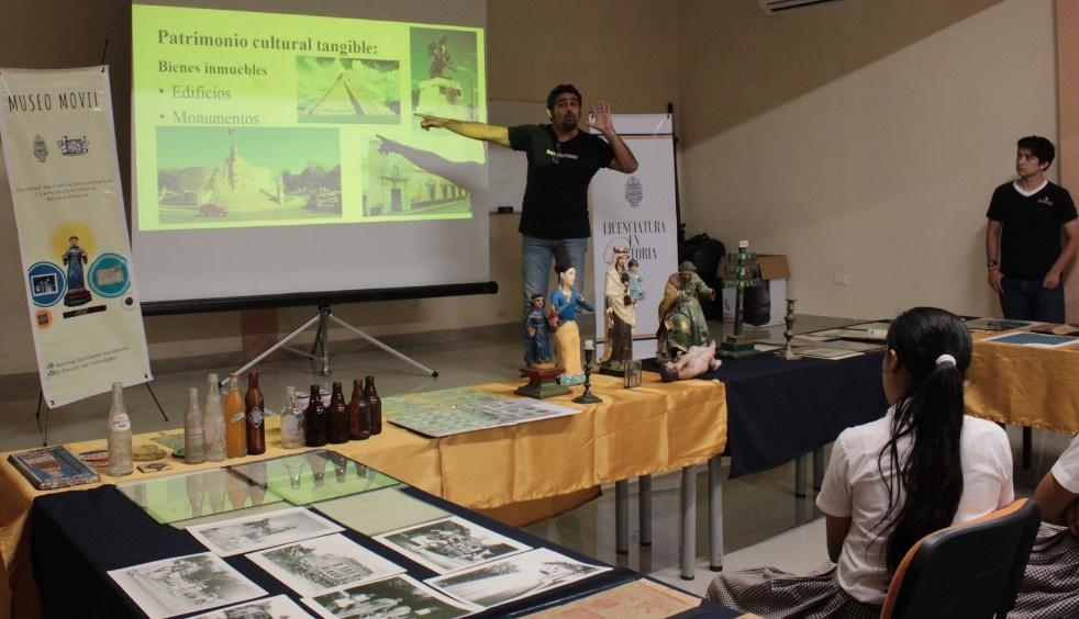  Presentación de El Museo Móvil en la escuela secundaria Eduardo Urzaiz
Rodríguez, Mérida, Yucatán, 2019.