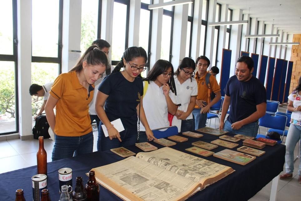  Presentación de El Museo Móvil en la Escuela Preparatoria N° 2 de la
Universidad Autónoma de Yucatán. 2019