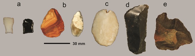 Artefactos formatizados provenientes de la cima del
Sitio Amigo Oeste.