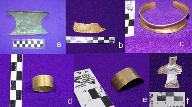 a. Pieza N&deg; 31-290; b. Pieza N&deg; 31-291, c.
Pieza N&deg; 31-323, d. Pieza N&deg; 31-324; e. Pieza N&deg; 31-325; f.
Pieza N&deg; 31-326. La pieza a, pertenece al Instituto Interdisciplinario Tilcara, Facultad de
Filosof&iacute;a y Letras, Universidad de Buenos Aires, Argentina. Las piezas b, c, d,
e y f pertenecen al Museo Etnogr&aacute;fico &ldquo;Juan B. Ambrosetti&rdquo;, Facultad de
Filosof&iacute;a y Letras, Universidad de Buenos Aires, Argentina