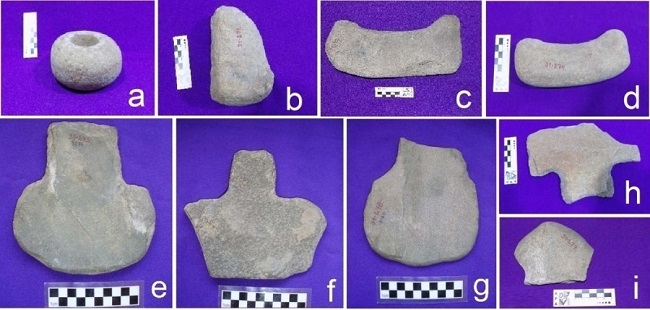 a. Pieza N&deg; 31-270; b. Pieza N&deg; 31-271, c.
Pieza N&deg; 31-274, d. Pieza N&deg; 31-273; e. Pieza N&deg; 31-275; f.
Pieza N&deg; 31-276, g. Pieza N&deg; 31-278, h. Pieza N&deg; 31-277, i.
Pieza N&deg;31-279. Las piezas e, f y g pertenecen al Instituto Interdisciplinario Tilcara, Facultad de
Filosof&iacute;a y Letras, Universidad de Buenos Aires, Argentina; Las piezas a, b, c, d, h, e i pertenecen al Museo Etnogr&aacute;fico &ldquo;Juan B. Ambrosetti&rdquo;, Facultad de
Filosof&iacute;a y Letras, Universidad de Buenos Aires, Argentina