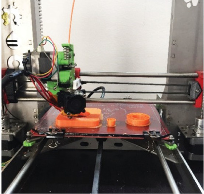 Fig. 3 Impresora 3 D. Fuente: Innolab 3D para autores.