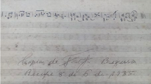 Neste documento musicogr&aacute;fico, o copista utiliza as duas primeiras iniciais do seu nome, acrescendo a cidade e a data em que a c&oacute;pia foi produzida