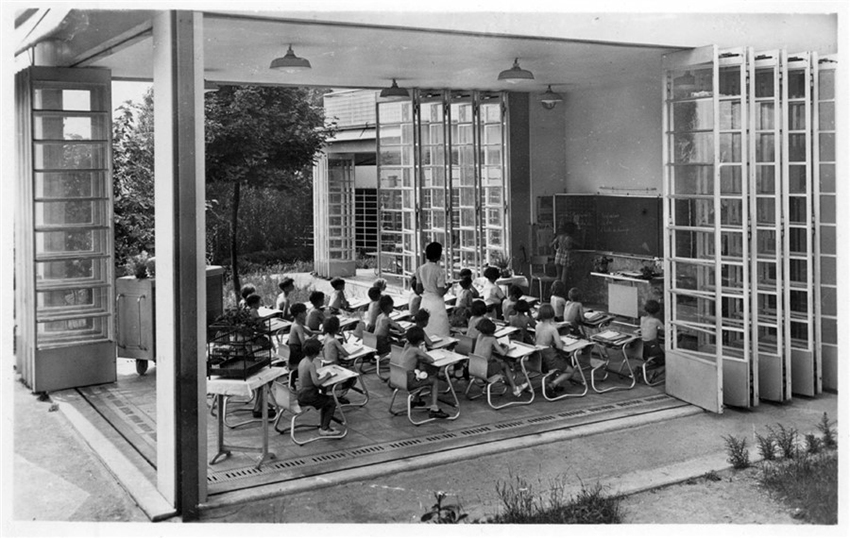  Escuela al
Aire Libre en Suresnes de Eugène Beaudouin y Marcel Lods (1935).
