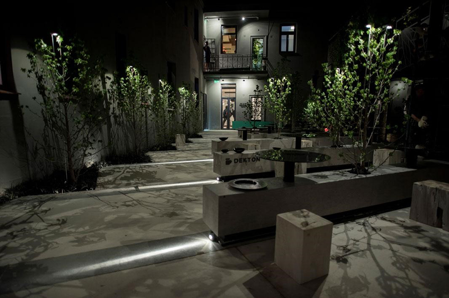 Sistema de
iluminación desarrollado por Rubén Amstel Lighting Group. Más que una lámpara
su propuesta implica un sistema integral.