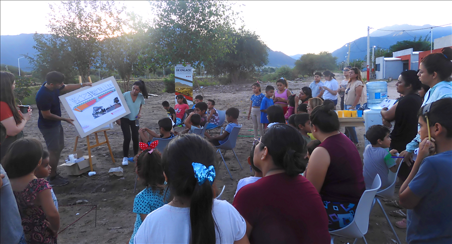 Discusión colectiva de las
alternativas planteadas en el borrador de anteproyecto. 