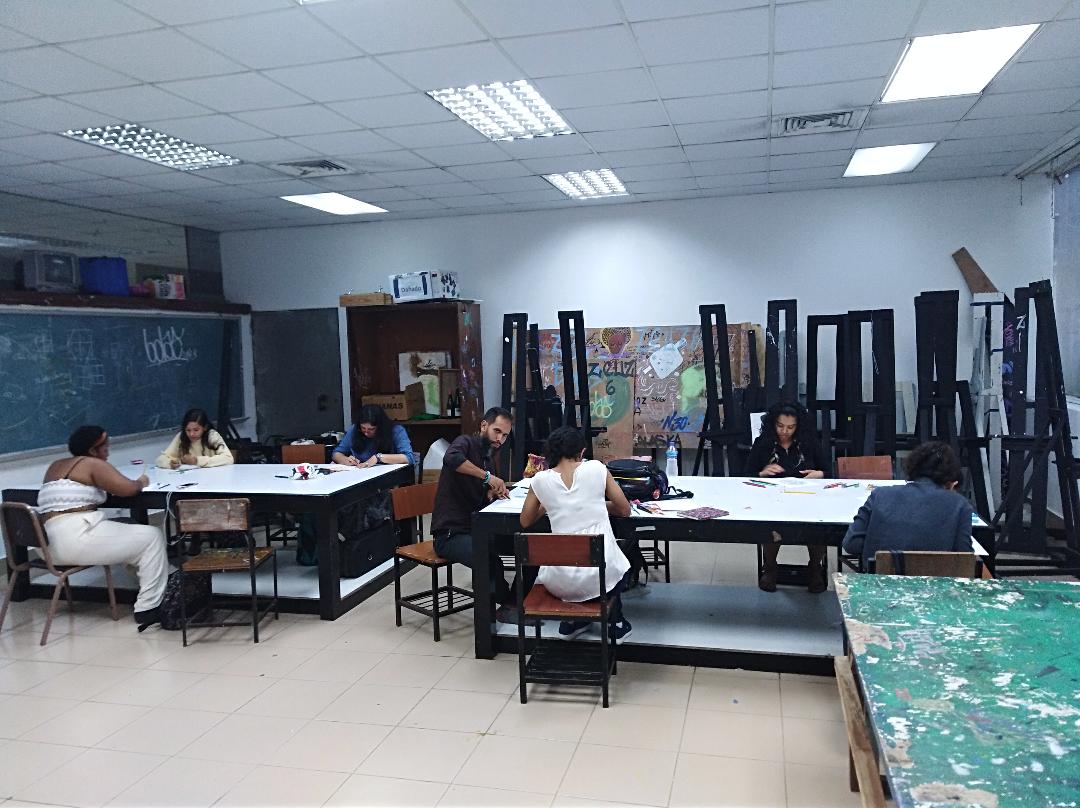 Estudiantes del grupo A
desarrollando sus propuestas artísticas