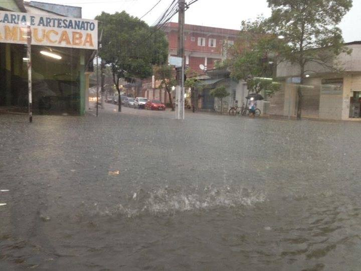 Foto da Avenida Francisco Magalhães de Castro, em 22 de janeiro de 2017