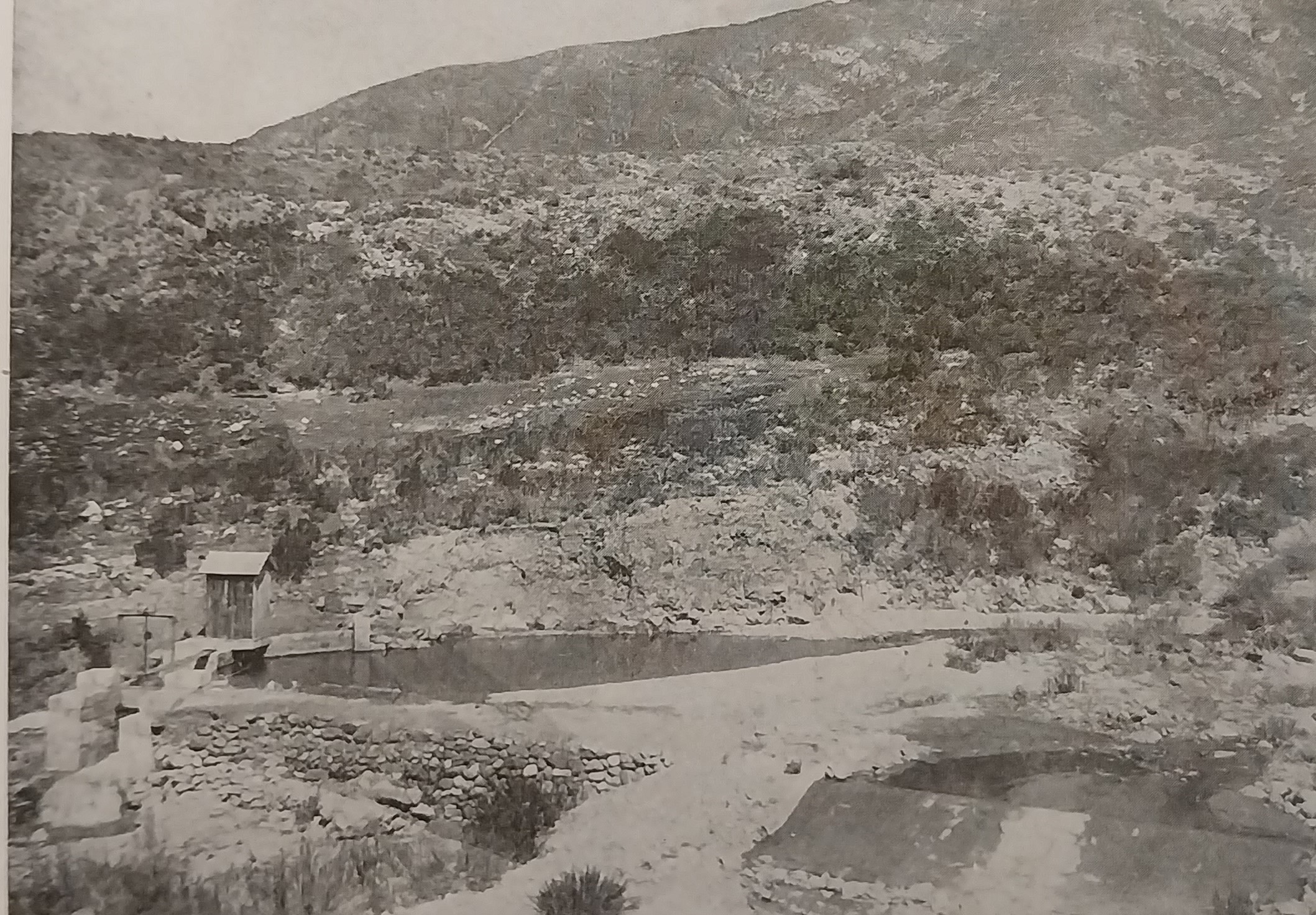Vertedero para aforos sobre el Río Blanco,
1914