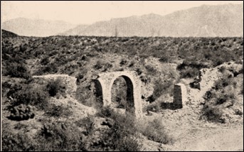 Restos del acueducto del Challao 1876-1880.