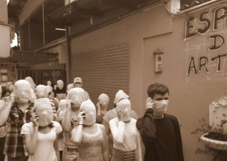 Performance com a &ldquo;m&aacute;scara
neutra&rdquo;, Escola Estadual Professor Renato Braga