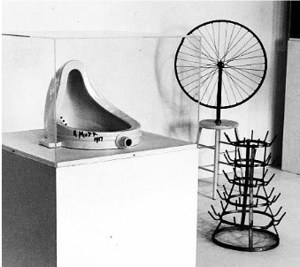 Ready-mades de Marcel Duchamp.