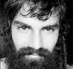 Figura  2. Fotograf&iacute;a recortada y con filtro, con amplia circulaci&oacute;n p&uacute;blica.