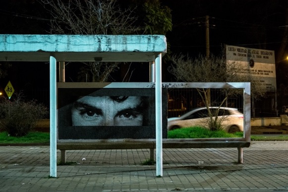 Figura 7. Intervenci&oacute;n del colectivo Santiago, tu  mirada nos mira en Santa Fe.