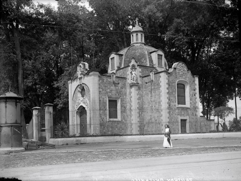 CAPILLA DEL PANTEÓN INGLÉS DE LA CIUDAD DE
MÉXICO. Col. Archivo Casasola, Fototeca Nacional. 
