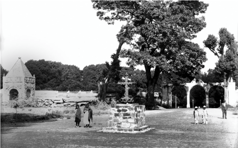 HUEJOTZINGO,
PUEBLA. COURTYARD OF THE FORMER CONVENT, ca. 1930.