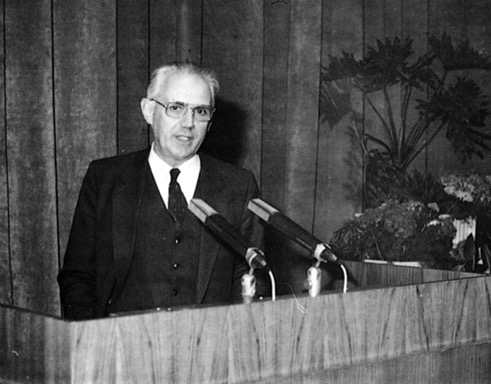 RAYMOND
LEMAIRE, ASAMBLEA GENERAL DEL ICOMOS, DRESDEN, MAYO DE 1984. 