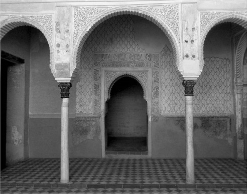 FIGURA 6. PATIO DEL HAREM. Palacio
de Los Leones de La Alhambra de Granada. Estado actual tras la restauración de
Leopoldo Torres Balbás. 