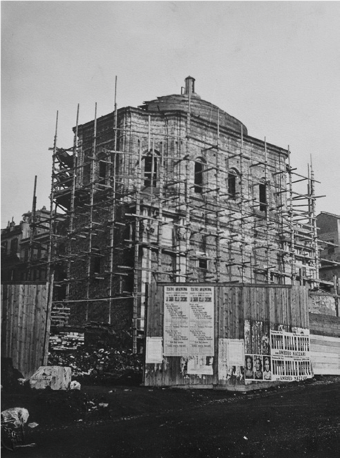 Figura 5. Reconstrucci&oacute;n
de Santa Rita de Cascia (original de Carlo Fontana, de 1665), Roma, trasladada
desde el pie del Ara Coeli al lado del teatro Marcelo. 