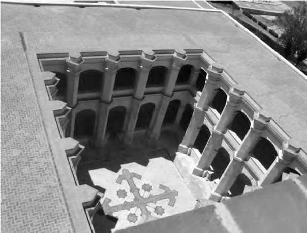 FIGURAS 9 Y 10. TEMPLO DE COIXTLAHUACA. Reconstrucci&oacute;n no documentada de las cubiertas y el interior del claustro.