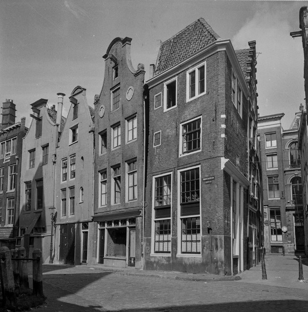 AMSTERDAM. Houses along the canals.