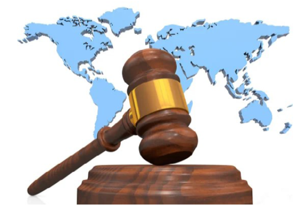 La evolución histórica de la codificación del Derecho Internacional ha transitado por diferentes períodos.