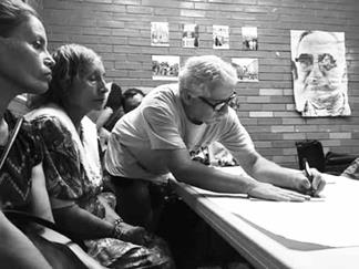 Taller de comunicación popular dirigido a personas adultas
de diferentes comunidades al interior del territorio salvadoreño, dirigido

por Óscar
Vásquez y organismos de cooperación internacional.