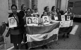 Acompañamiento en la búsqueda de sus hijos.