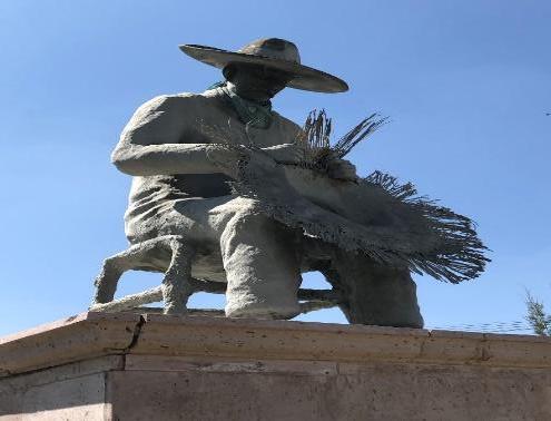 Tejedor de sombrero de San Francisco del Rincón, Guanajuato.