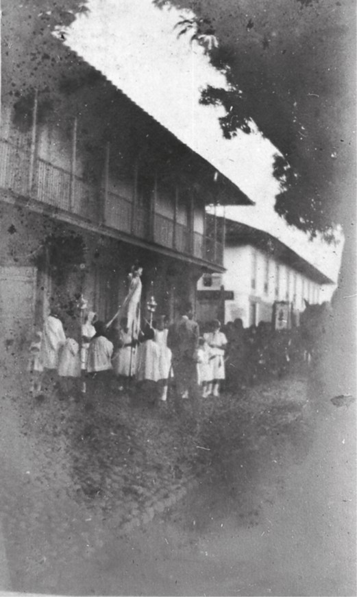 Celebración
de la Semana Santa en la Calle de Pereira, a mediados de la década de 1910