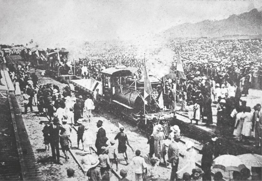 Llegada
del ferrocarril a Pereira el 7 de agosto de 1921