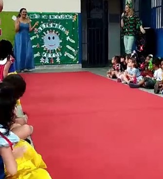 Desfile no CMEI: setembro verde - Todo mundo é especial