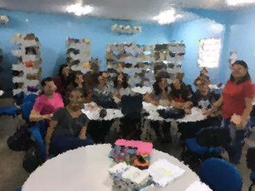 Planejamento de aula com a professora da escola pública de tempo integral, supervisora de Língua Portuguesa do PIBID-UFAM.