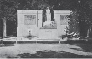Monumento a Ramón y Cajal en El Parque del
Retiro de Madrid, según una tarjeta postal de finales de la década de 1920. 

 