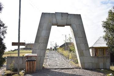Entrada del sol,
Centro Turístico y Cultural “Pucará Tambo”. (Fotografía: Bryan Agila, 2019).