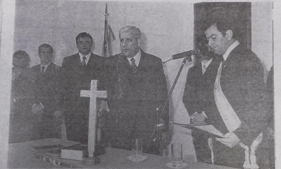 Figura 1. Juramento de Neder como ministro de gobierno en 2005 (Nuevo Diario).