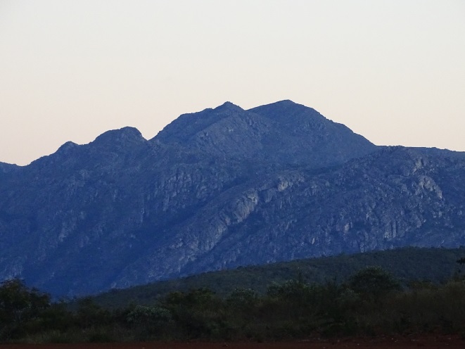 Figura 6. Pico Dois Irmãos
  (também conhecida por Serra Grande). Ponto mais elevado de Felício dos Santos
  (1825 metros de altitude)