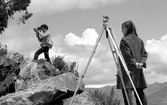 Marta Rodríguez y Jorge Silva en el rodaje de Campesinos (1970-1975).